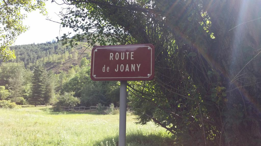Cedres Bleus De Joany Chez Nathalie Viviez 外观 照片